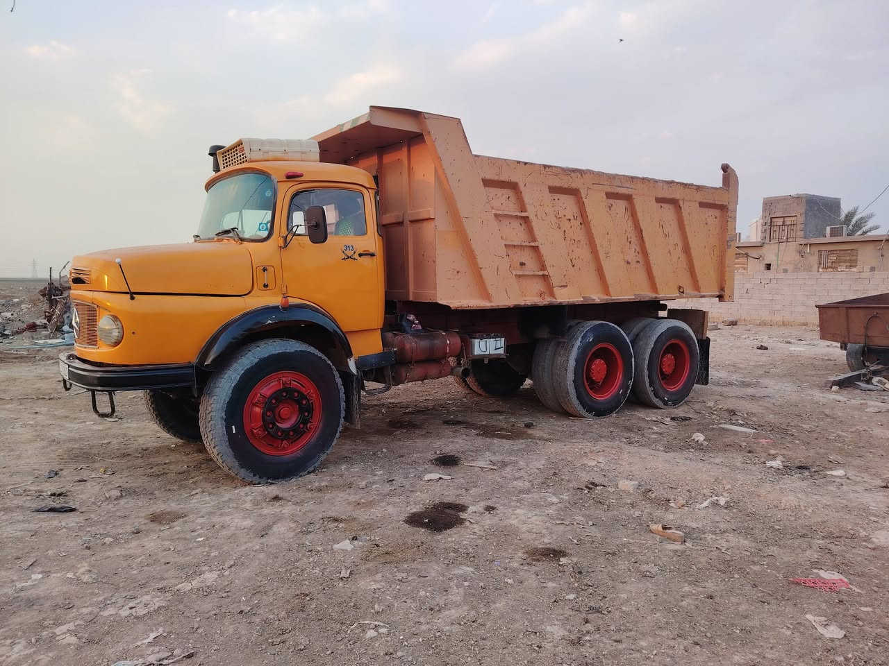 سلام عليكم قجمه مديل 79 مجموعه البي سياره بيها فطر بل شاصي مضروبه باج عله طول كير مكفول مكينه بيها خيط بخار بدون تنقيص سيارة خير من الله مكلن سيارة بغداد النهروان شراي يتصل ***********
