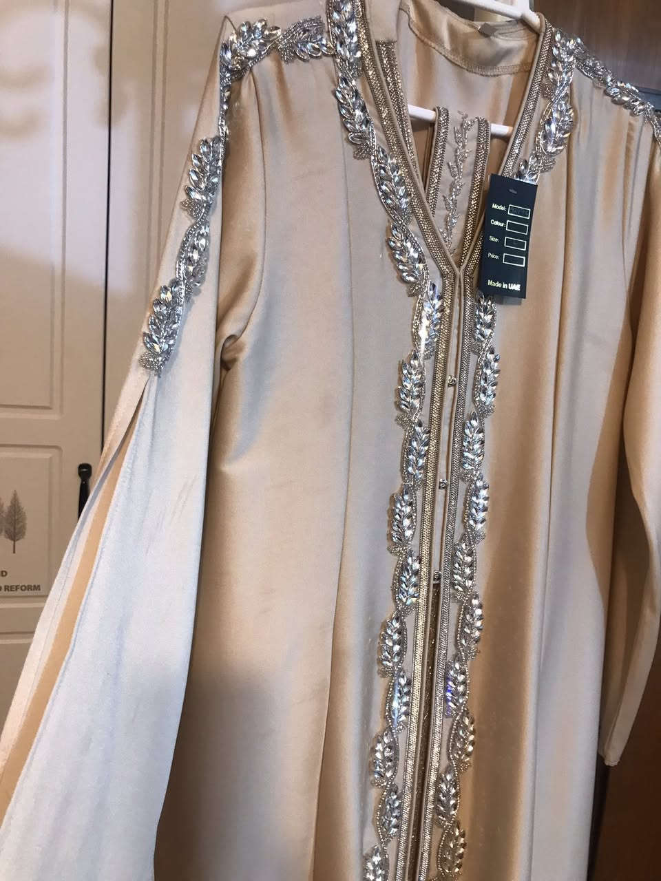 السلام عليكم
فستان جديد ما ملبوس الله شاهد ولا دقيقة اشتريته من علي كوزال وبعدها الورقة بيه ( قياس ٤٢ ).. اخذته  ١٧٥ وبيه مجال مكاني بغداد


**إذا كنت صاحب هذا الإعلان وتريد حذفه لأي سبب، رجاءا أرسل رسالة إلى الدعم الفني**