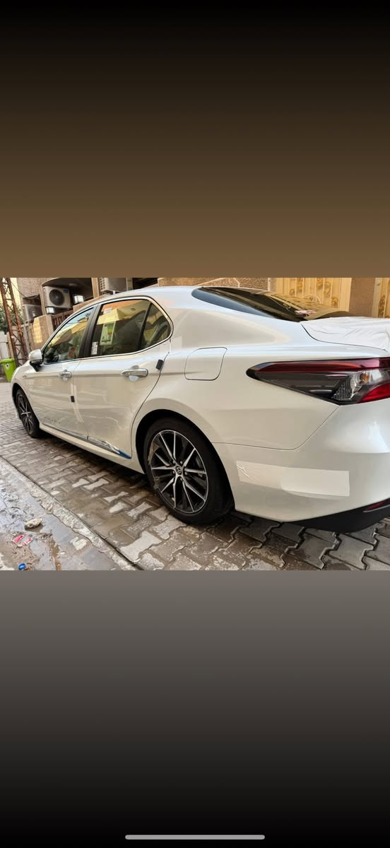 كامري  هايبرد 2024 Gle  احمد عبد اللطيف ماشيه 19 
الف سياره بدون بارد بدون ضربه مكفوله سياره 
مكانها الحارثيه السياره ب اسمي 
تحويل ثاني يوم 
سعرها على خاص او تواصل واتساب 
***********
