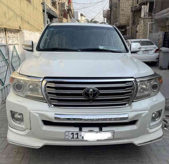 لاندكروز  2012  VX.R  محرك 5700   ٨سلندر مكفوله عامه تحويل مباشر بأسمي.  السعر  بالاتصال   ***********
