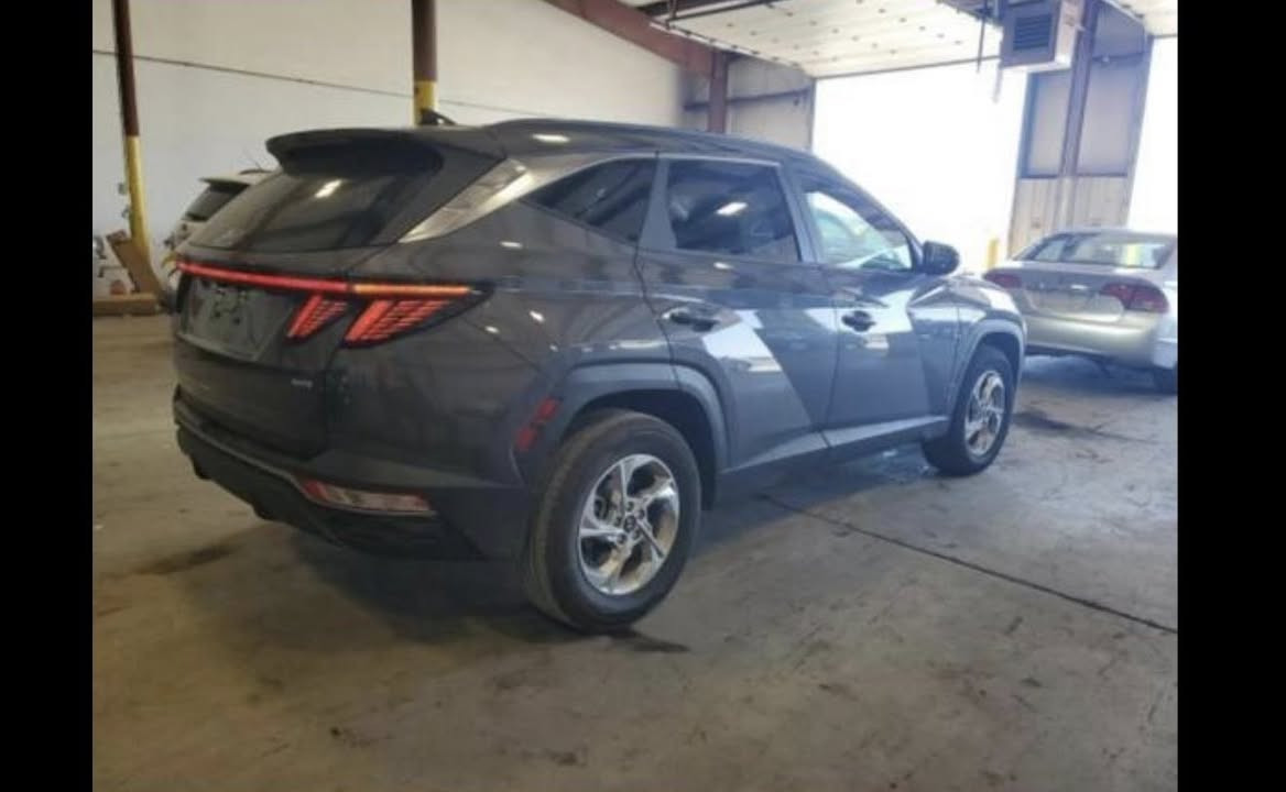 السلام عليكم ...
توسان موديل ٢٠٢٢ للبيع وارد امريكي مواصفات السيارة:
محرك ٢٥٠٠GDI،بصمة ،هاند بريك بصمة ،اوتوستوب ،رادار،تحديد مسار ،كشنات تدفئة، كشن السائق كهرباء،تحكم ستيرن ،كروس سرعة 
حادث السيارة كما موضح بالصور  قطعتين صبغ 
رقم اربيل سنوية بأسمي
السعر ١٧٥ 
للاستفسار ***********
