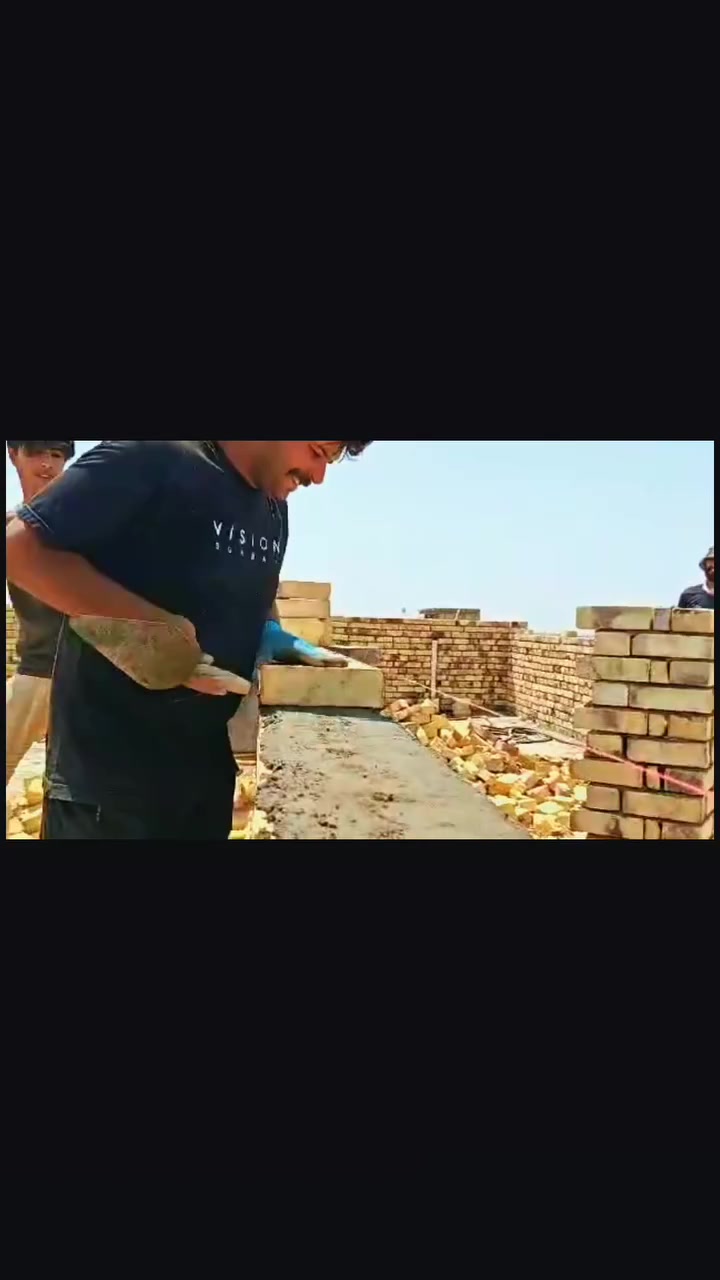 خلفه بناء متفرغ حالين وهاذه جزه من عملنه    ***********
