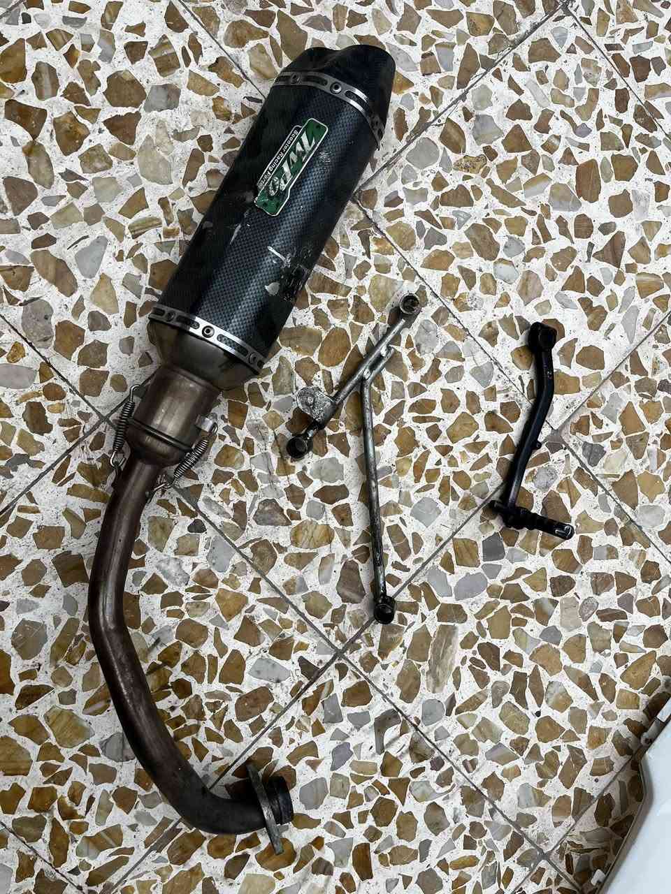 السلام عليكم غراض ماكس للبيع
صالنصه توبو فتحتين هيه والعكس والكاتم ب 30 
وكفرات ماكس منغولي بلاد والنضافه شوفت عينك بيهن كسر بسيط بلكفر الكدام ب 40 وبيهن مجال 
والهندر والسبايدر ب 10 للاستفسار واتساب ***********
