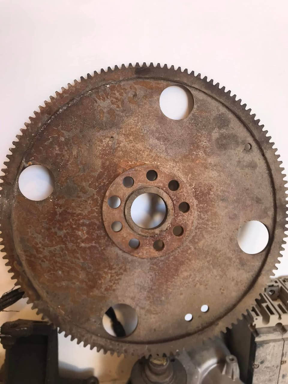 السلام عليكم ادوات BMWتفصيخ و حاوية للبيع وعالفحص {مو عاطل } 
نيكلات (سيوف)دعامية امامي ٧٠٠ 
نيكلة باب  امامي يمنه ٧٠٠ ٥ الاف 
نيكل زراكات دعامية ب١٥ 
اصبع قبضة كير ٧٠٠ و٥٠٠ ب ١٠ 
سلكتر كير اصفر ٨ سلندر ب١٥ 
يدة باب يمنه ٧٠٠ بلادية ب٤٠ 
نوزلات مسكر ٨ سلندر البي خط احمر ب٤٠
تخم لاستيك بوب خفاش وكاسح نظيف وبلادي ٧٥ الف ممستعمل 
جامة مراية ٧٠٠ صفحة يمنه ب٥ 
دجات كيلون ٧٠٠ نظيفات واحد ٥ الاف 
كيلون باب  امامي صفحة يمنه ٧٠٠ ب١٠ 
قبغات يدة باب ايمن امامي ٧٠٠ ب٥ 
بطل سنتر ١٠ و دكمة جامة خلفي عام ٥ 
ماطور سلايت ١٠ الاف شغال
عمبار بريك ٨ سلندر مسكر١٥ الف 
فلاوين مسكر حجم ٤٠ خفاش وبدي قديم ٣٠ الف
واتربم مسكر حجم ٤٠ ٢٥ الف
بليته تورباين ٤٠ مسكر ١٥ الف 
مكينة جام بدي ٧٠٠ صفحة يمنه خلفي شغال بطل سنتر وماطور جام و كيلون ٢٥ الف 
كوع واتربم مسكر ١٠ الف 
اذاين مكينة مسكر ٨ سلندر  كبيرة واذان ام صوندات الوحدة ٢٠ 
مسطرة بچم حاوية ٧٠٠ لون اسود ٢٠ الف
ثلاجة مسكر نظيفة ١٥ الف 
بغداد. واتساب متواجد 
 *********** Colombo, Sri Lanka
