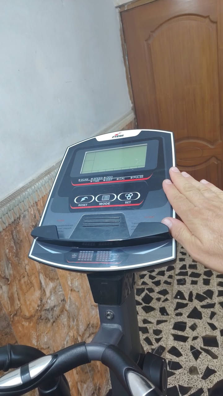 اوبتكال الماني حجم كبير جدا يتحمل اوزان عاليه شاشه كبيره جدا حساسات وقت عداد شغال نظافه فول مع ٨ سرع متعدده ماركه EVERR
المكان الشعب *********** واتساب
سعر الشراء ٤٥٠ دولار 
سعر لبيع ٣٢٥ الف
نظافه ١٠٠٪
#اوبتكال_جهازجري_تنحيف_رشاقة_جهازرياضة_بغداد
