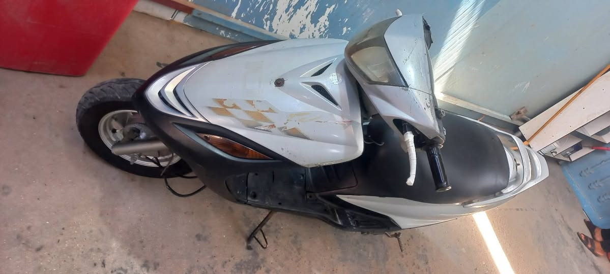 سلام عليكم عندي دراجه ماكس حجم 140 للبيع التعجبه يجي يشوفها رايدهه 250 شويه مكينته بيه خيط بخار عنواني الدوره المهديه الثانية ***********
