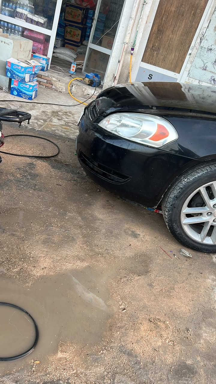 السلام عليكم امباله 13 بسمي 
السياره جاهزه محرك 3600 
بيها قطعتين تبديل ما عابر 
دمام اضافي سياوه كفاله كير ومحرك  
شكن كهربائي غرفه مخمل مكاني سماوه مركز 
***********
