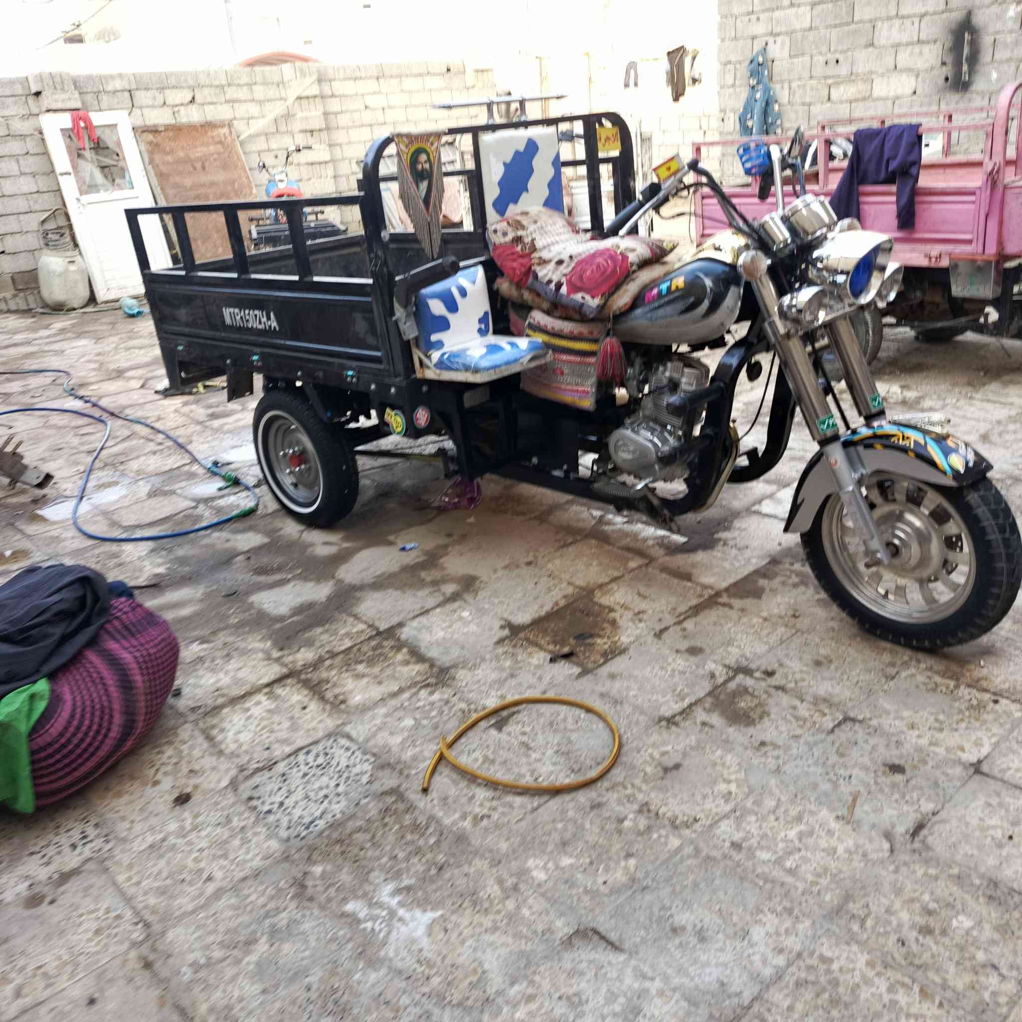 سلام عليكم شباب دراجه موديل 2013
رقم نكليزي بس بعدني مامستلم الوحات تعمير كله جديد اكسن 7 دراجه جاهزه برغي متذب عليه الشراي بي خير ويدلل راح اخلي رقم ***********
