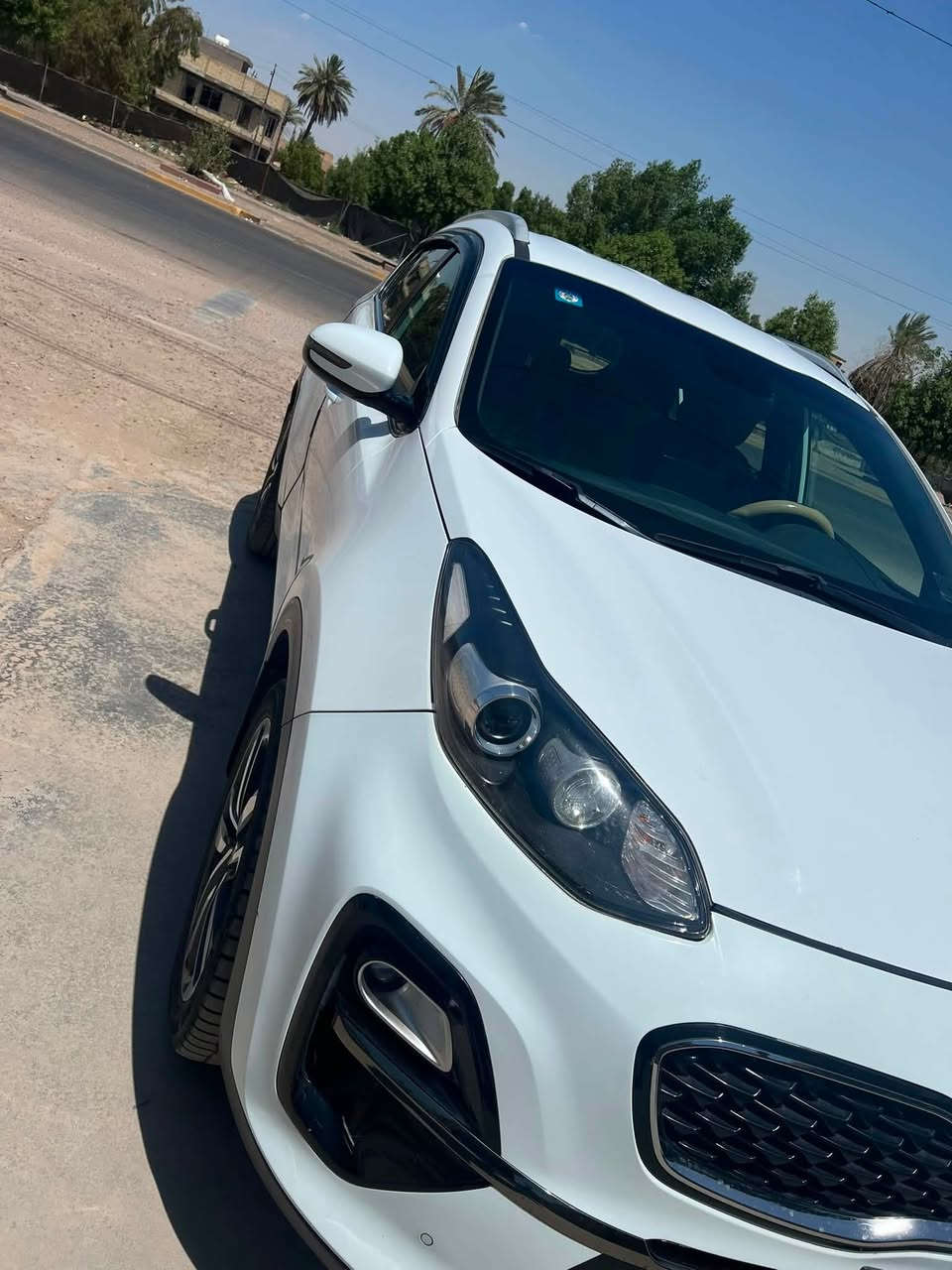 السلام عليكم ورحمة الله
كيا سبورتج 2019 خليجي الشركة العامة للبيع .. 
ماشية 87 الف ..
محرك 2000 دوش ..
كير محرك كهربائيات كله كفاله على ايد وحده استعمال شخطي بانزين محسن دهن شركة لليوم  شاشه ايباد وباقي المواصفات الاعتيادية ..
السياره بيهه بيبان ثنين من الجزء الاسفل مصبوغ نتيجة طخه عند دخول باب الكراج وقطعة صغيرة بارد والباقي كفاله عامه ..
رقم بغداد باسمي تحويل مباشر سنوية هزه جديده  ..
السعر 160 $ وبيها مجال بسيط للاستفسار حك الجيه ..
اي استفسار الاتصال ***********..
مكان السيارة بغداد / الجهاد
