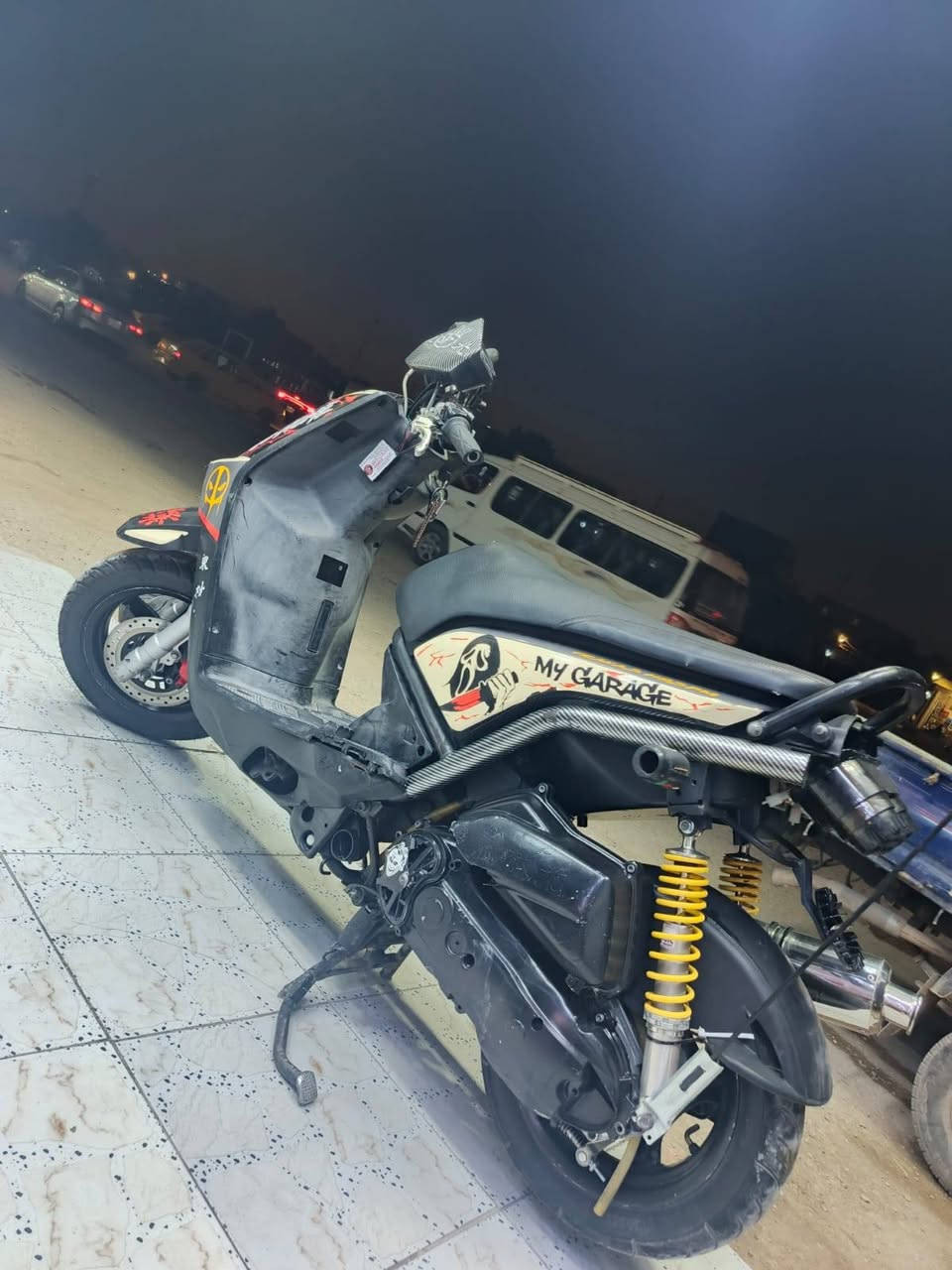 السلام عليكم سكنس جبلي للبيع مكينه مامفتوح بيها برغي بيها تزويد صالنصه NRوبيها ستيرن NRودبلات NR وبيها لايت زنون وبيها يدات حراريه وتخم تاير جديد وماناقصها غير حاضن بك لايت فقط السعر 1،200 مليون وميتين التفاصيل أكثر ***********وبي واتساب
