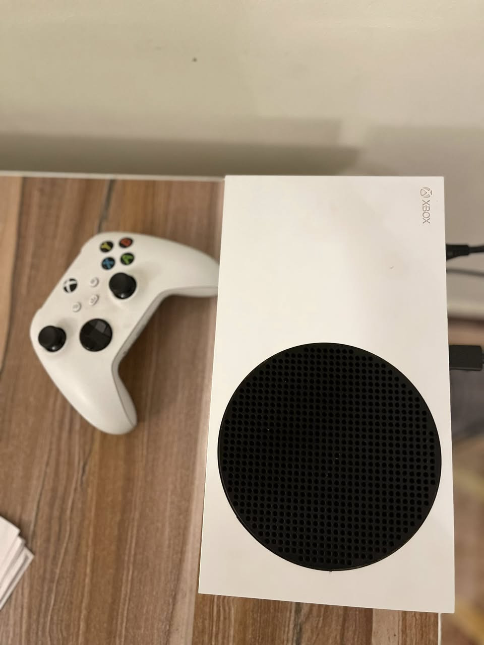 Xbox Series S (نسخة 1 تيرا) 
استخدام قليل جدًا بسبب الانشغال
الجهاز نظيف ويشتغل تمام، ما بيه أي مشاكل
ويجي وياه جويستك ثاني أصلي هدية 

السعر: 575 الف وبي مجال


**إذا كنت صاحب هذا الإعلان وتريد حذفه لأي سبب، رجاءا أرسل رسالة إلى الدعم الفني**