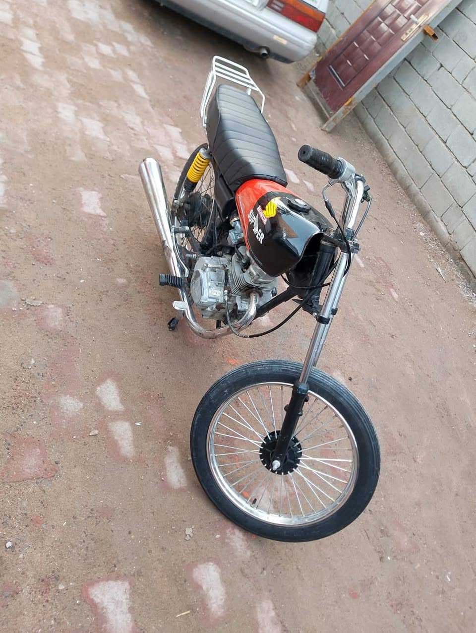 سلام عليكم دراجه للبيع ادوات مكفوله من سرقه سعرها٢٥٠ وبيها مجال غليل مكاني البصره كرمت  رقمي ***********
