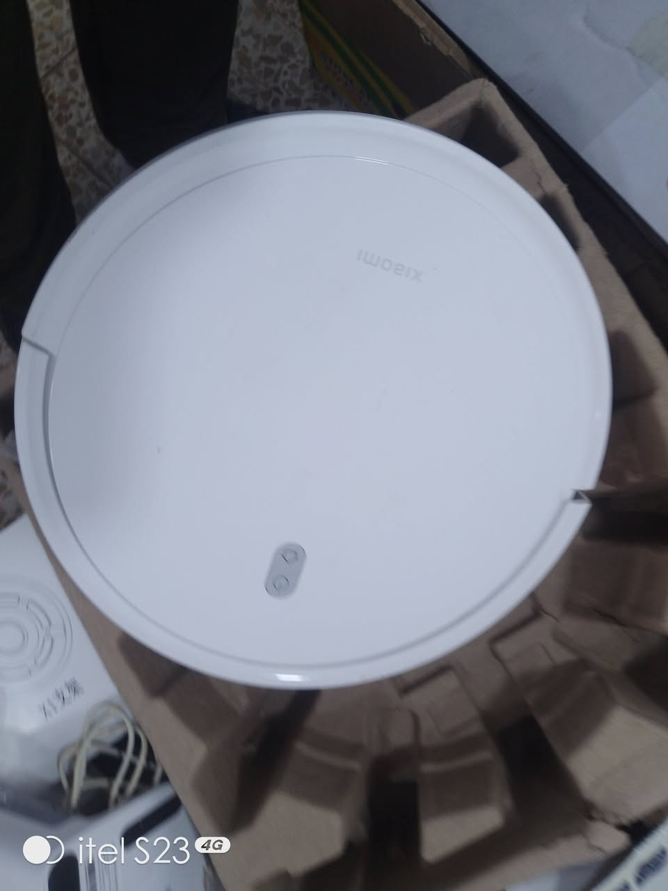 مكنسة روبرت شاومي موديل E10 كامل الملحقات وربط انترنيت بالموبايل مستعملة نظيفة اوربي ب75الف فقط متوفر في المركز العراقي لمكانس الروبوتات والانسان الالي او واتس اب برقم ***********
