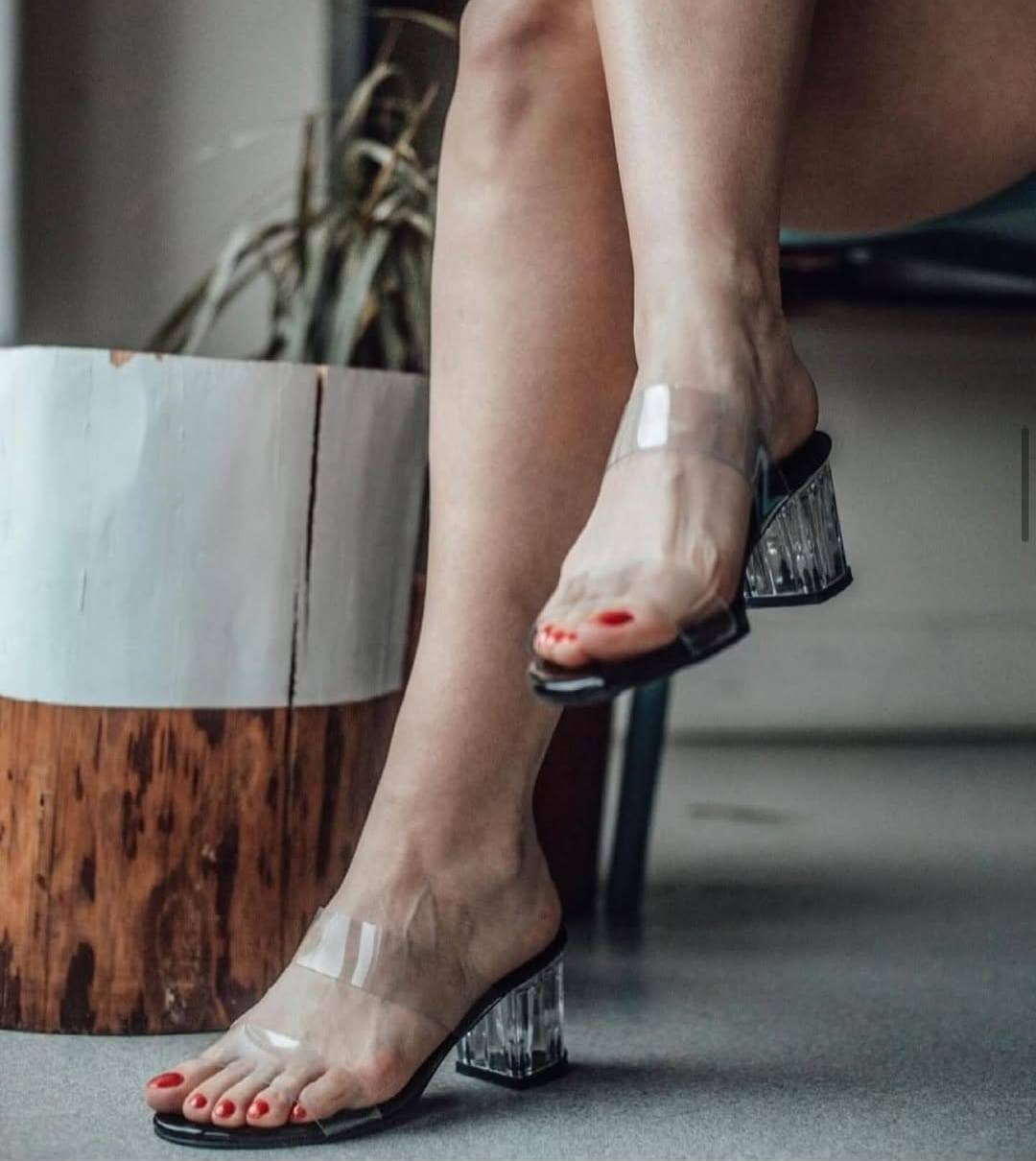 السلام عليكم حبايبي
سليبر كعب تركي درجة أولى طبي
القياسات 36,37,38,39,40
سعر القطعة 15الف
3قطع ب 40الف
يتوفر أيضا جملة بأسعار مختلفة يتوفر خدمة توصيل الى كافة انحاء العراق


**إذا كنت صاحب هذا الإعلان وتريد حذفه لأي سبب، رجاءا أرسل رسالة إلى الدعم الفني**