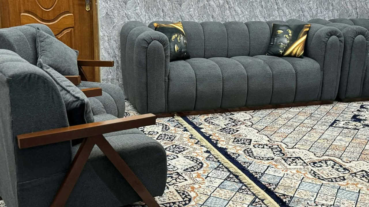 تخم  تسكام  جديد 10 مقاعد  ضخم جدا
االسعر 900بيه مجال اتصل ***********
