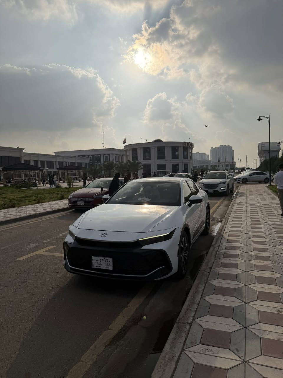 السلام عليكم للبيع ‼️‼️‼️
كراون موديل 2023 وارد امريكي لمتد
جاملغ امامي ايسر وربع دعامية صبغ بدون ايرباك 

للاستفسار واتس اب   : ***********
العنوان : بغداد / المنصور
تقرير السيارة مرفق مع صور
