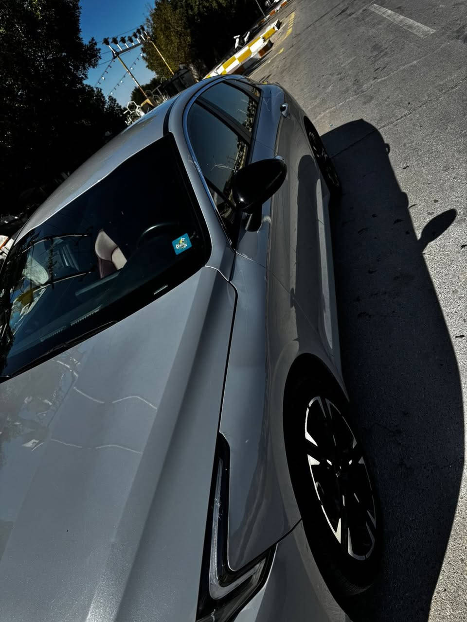 السلام عليكم 
كي فايف k5 2024
السياره فول عده البنوراما
بصمه 
شاشه 
كامرة
داخل جلد احمر 
رادار امامي جانبي خلفي
محرك 1600 تيربو 
ماشيه 29 الف ميل
هيتر كشن 
سايد بصمه
رقم ذي قار معوقين
سعر 170 وبية مجال
مكان ناصريه مركز 
‭ ‭0782 696 6500‬
0772 896 6611
