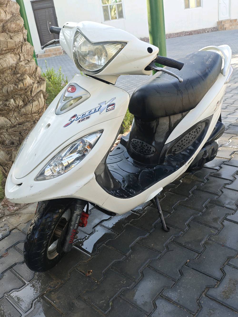 سلام عليكم دراجه كامكو في تو دراجه خير من الله ما ناقصها شي صالها5تشهر طالعه من الوكيل دراجه نضيفه معنه الكلمه العنوان نجف كوفه تواصل عبر رقم