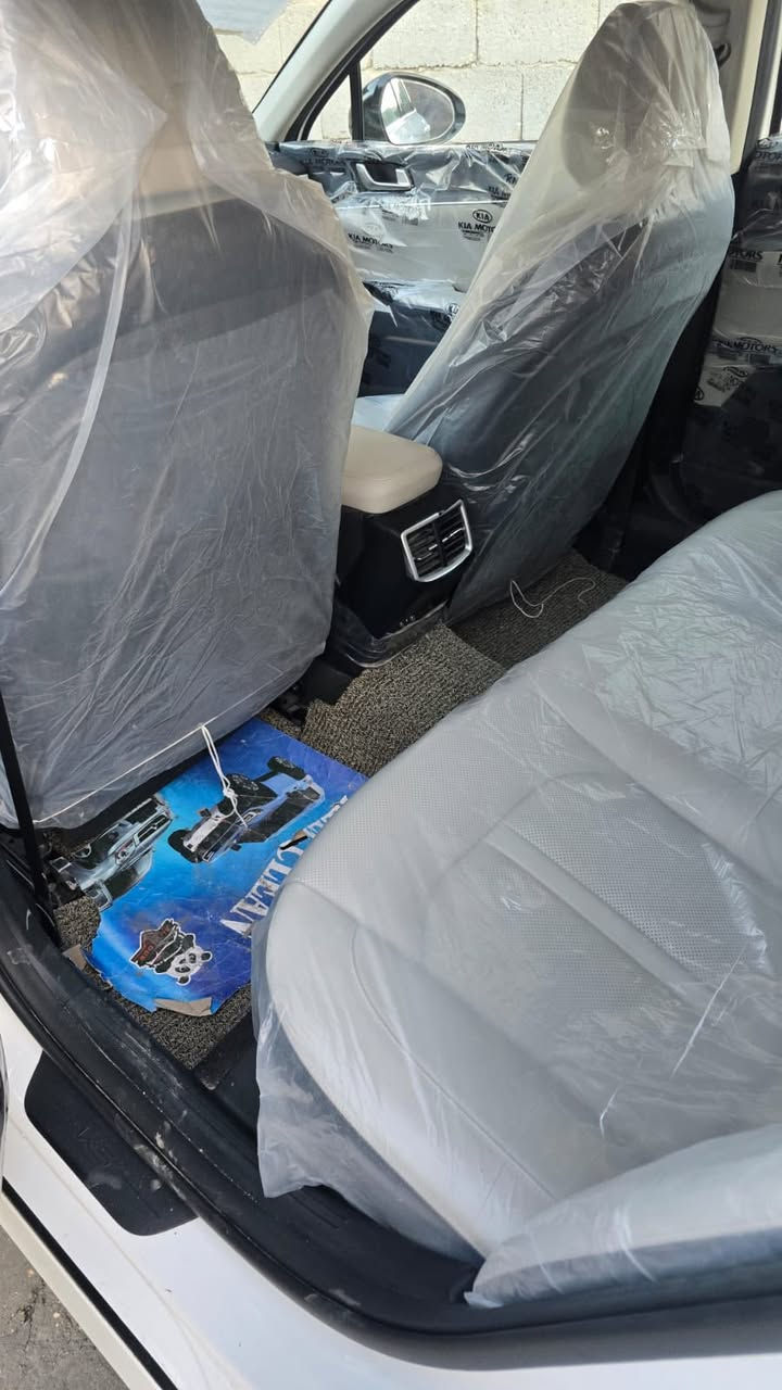 كي فايف 2024
كفالة عامة ماشية 19الف
مكية 2500
السعر 220
السيارة موجودة بكربلاء 
للستفسار.      ***********
