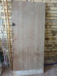 باب خشب • للبيع