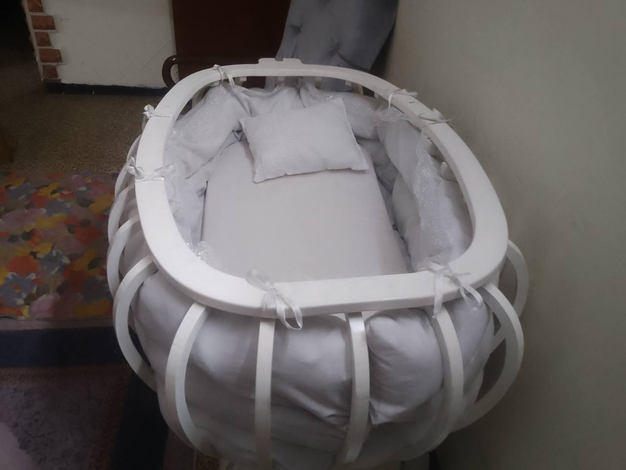 السلام عليكم كاروك مستعمل شي قليل هزاز السعر 50 
مكاني السيدية *********** مع الفراش ديباج
