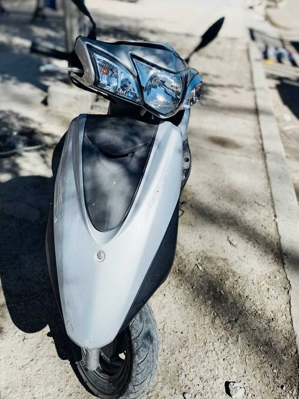 دراجه بريز ببغاء مكفوله مال رمبه صالي سبوع من ماخذهه لبيع مليون 150 وبيهه مجال بصيط رقم ***********
