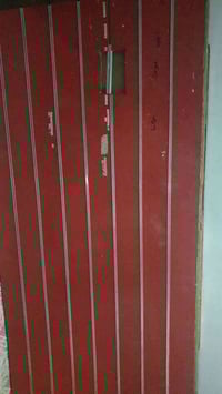 عارضة خشبيةعدد ٥ مع الهوكات عدد ٢٠٠ للاستفسار ٠٧٧٢٦٥٦١٣٤٦