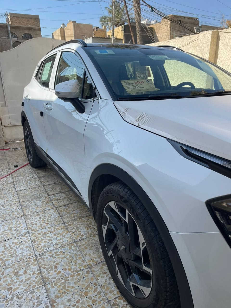 السلام عليكم….للبيع فقط
النوع :  سبورتج 2024 

⏺️ السعر :235
مرقم اربيل
بأسمي شخصيا 
مكفوله 
المواصفات 
:بنراما 
:صندوك كهرباء 
:شركه نم بل ضمان بعدها
 : خليجي 
 : زيرو ماشية 6الف
 : الموديل 2024
 : سعة المحرك 2.0L 
 : مرتبط بناقل حركة أوتو 6 نمر 
 :  عدد 2ايرباك
:  حساسات أمامية + خلفي
: لايت زينون + LED 
 : ويل كب 19
 : 4 دسك
: اريل نفكيشن
: مفتاح التشغيل بصمة 
: تشغيل عن بعد 
 : بصمة دخول الابواب 
: دشبول شاشة 
 :شاشة Apple Car play
 :كاميرا خلفيه دواره
 :الانارة الداخلية شمسي 
 :المقاعد مخمل لون بيجي  
:حركة المقاعد الأمامية كهرباء
 :تدفئة المقاعد الأمامية 
 :تدفئة المقود 
 :تتسع المقصورة ل 5 ركاب 
:مثبت السرعة Cruise
 :المودات والأوامر الصوتية
:أوضاع القيادة  Drive Mode
 :فحص أنظمة السيارة 
 : حساسات اطارات 
 : شفتات مقود: 
 : قطعتين تبريد
: هاند بريك بصمة 
 : ا ABS
: ا Auto Hold    أوتو هولد
: ا ISO Fex        ايزو فكس
: نظام مانع الانزلاق
 : نظام نزول المنحدرات
: النقطة العمياء 
 : اشارة في المرايا الجانبية
 : مخرج منفذ الطاقة 
 : ا  Bluetooth / USB
 :  شاحن هاتف Wairlees
العنوان بغداد الشعب 
☎️ ***********
