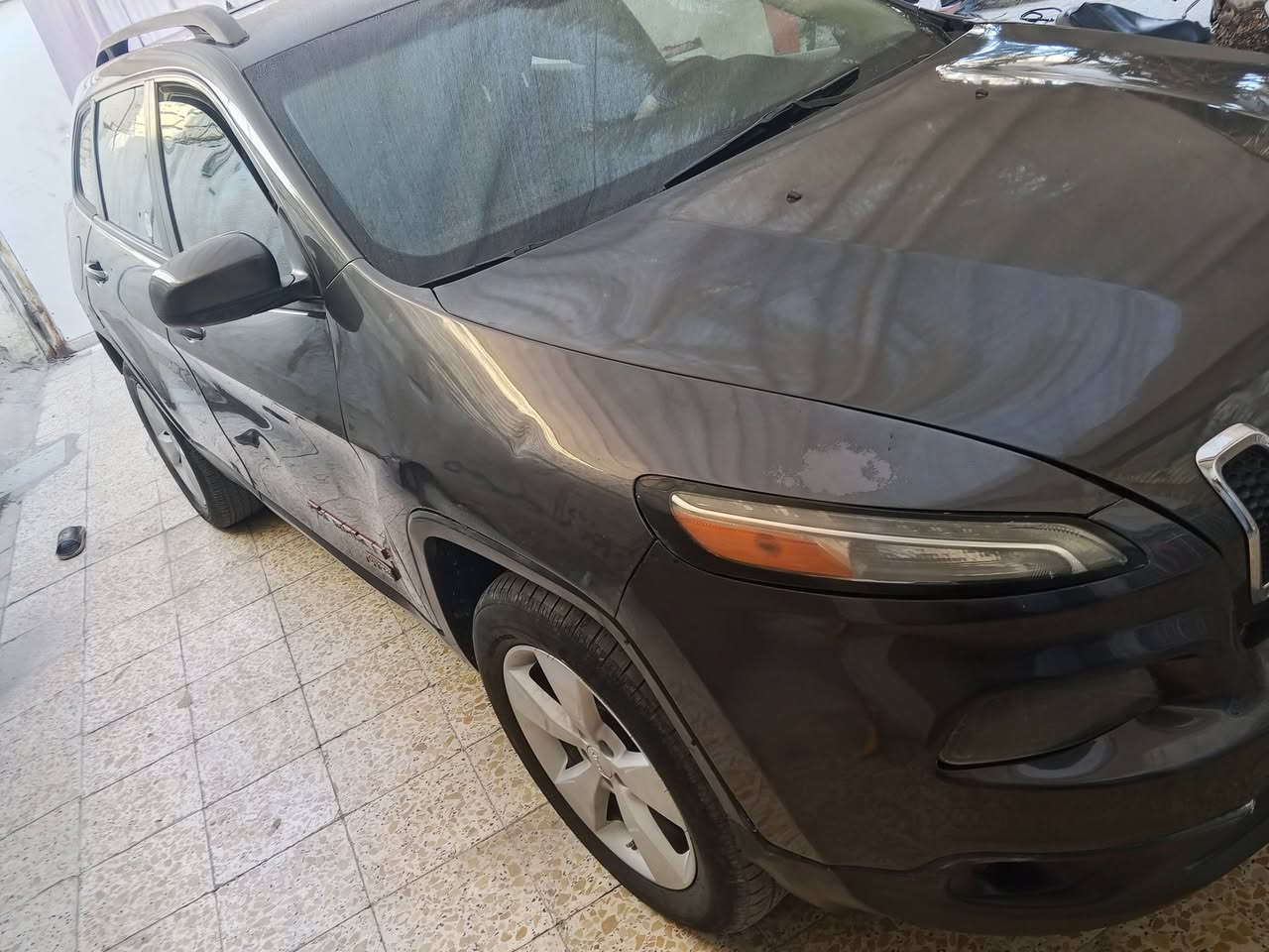 مرخصت مدير الكروب جيب بزون الفين وصبعطعش فول مواصفات سنويه ماصاقطه***********مكانه بل عماره سعره92سياره جاهزه
