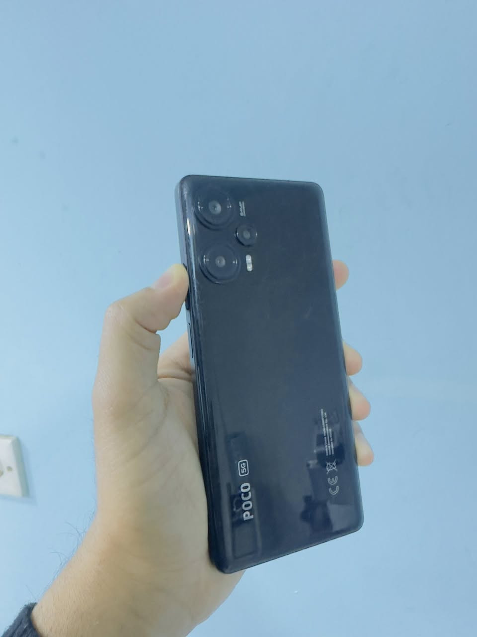 بوكو F5 ذاكرة 256 رام 12+12
شاشة 120هرتز 
كله بلادي بلشرط ويا شاحنه بلادي 67واط 
نظافة 90% 
للبيع 290 الف 
*********** 
***********
