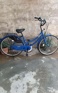 إسلام عليكم بيسكل لبيع جديد قبل سبووع شتريته ب١٠٠ وبي مجال بكاني بغداد...