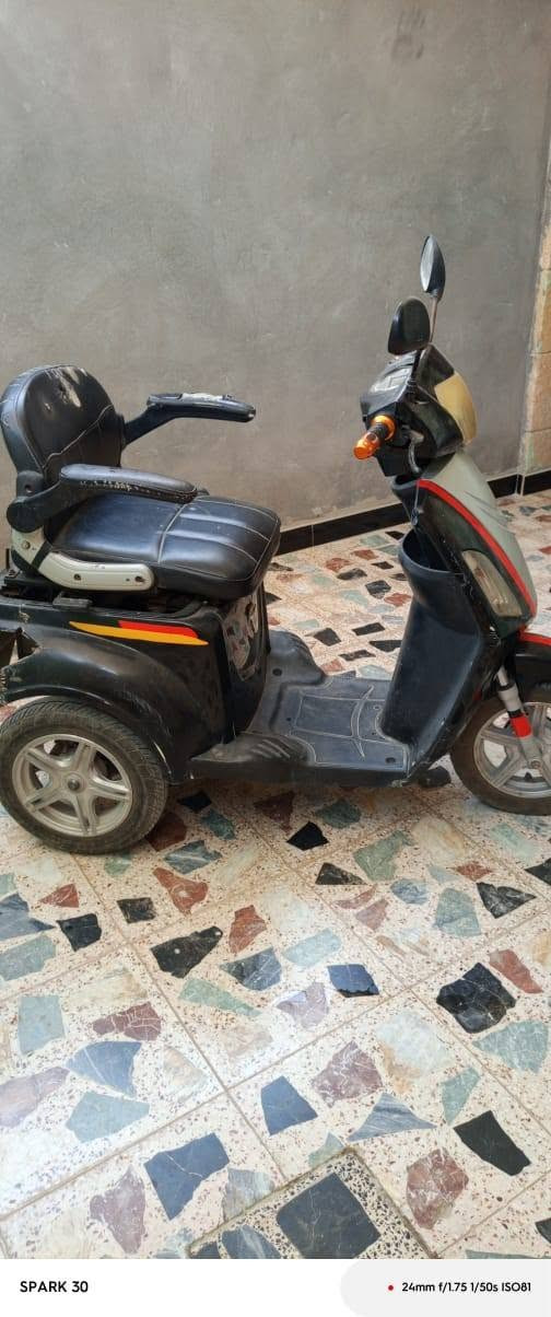السلام عليكم دراجه شحن باتريات جدد هسه شادهن وضمان 100٪
السعر 350 وبيه مجال
العنوان مدينه الصدر 
رقم الهاتف ***********
