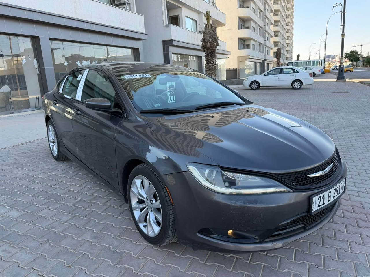السلام عليكم

للبيع  فقط وبنقد فقط 

كرايسلر فرخ اوباما C200

محرك حجم 4 المرغوب /2400

موديل 2016

c200 فئة ال(s)

سياره كفاله عامه بدون قطرة صبغ  فقط تعديل بارد بيها  مكانين صغار  باب خلفي وصندوق فقط سونار سياره بيها ويا جديد مسوي

———————————-

ملاحضة صغيرة باب امامي اثنين فقط مفتوح ومشدود  مالت بيلادي بيدي فتحت عندي تصوير وصورت انفتح لغرض تبديل فريز تبريد سياره داخللي وي دشبول لازم ينفتح اجباري يعني منضومة تبريد بالكامل جديد عليها

 فول مواصفات 

نضام فئة  s  9نمر

بصمةتشغيل

اشاير دعامية  لد 4

غرفة فحمي

كير ماوس 

شاشة  كبيره

كامرة خلفية 

كشنات جلد 

كشنات فئة S

كشن سايق كهربائي 

تحكم ستيرن جهتين 

كير شفتات ستيرن 

قفل سرعة

كير ومحرك جدد

تبريد ثلج 

تايرات  جديده + حداديه واذاين كل جديد 

سايد بريك بصمة 

انارة دشبول LED

لايتات LED

بك لايت LED

منضومه زنون تحكم مري

بلوجكترات عدسة 

كيلو متو الكتروني على الشاشة 

مكاني كركوك سعرها 93 ورقه
*********** كركوك, العراق
