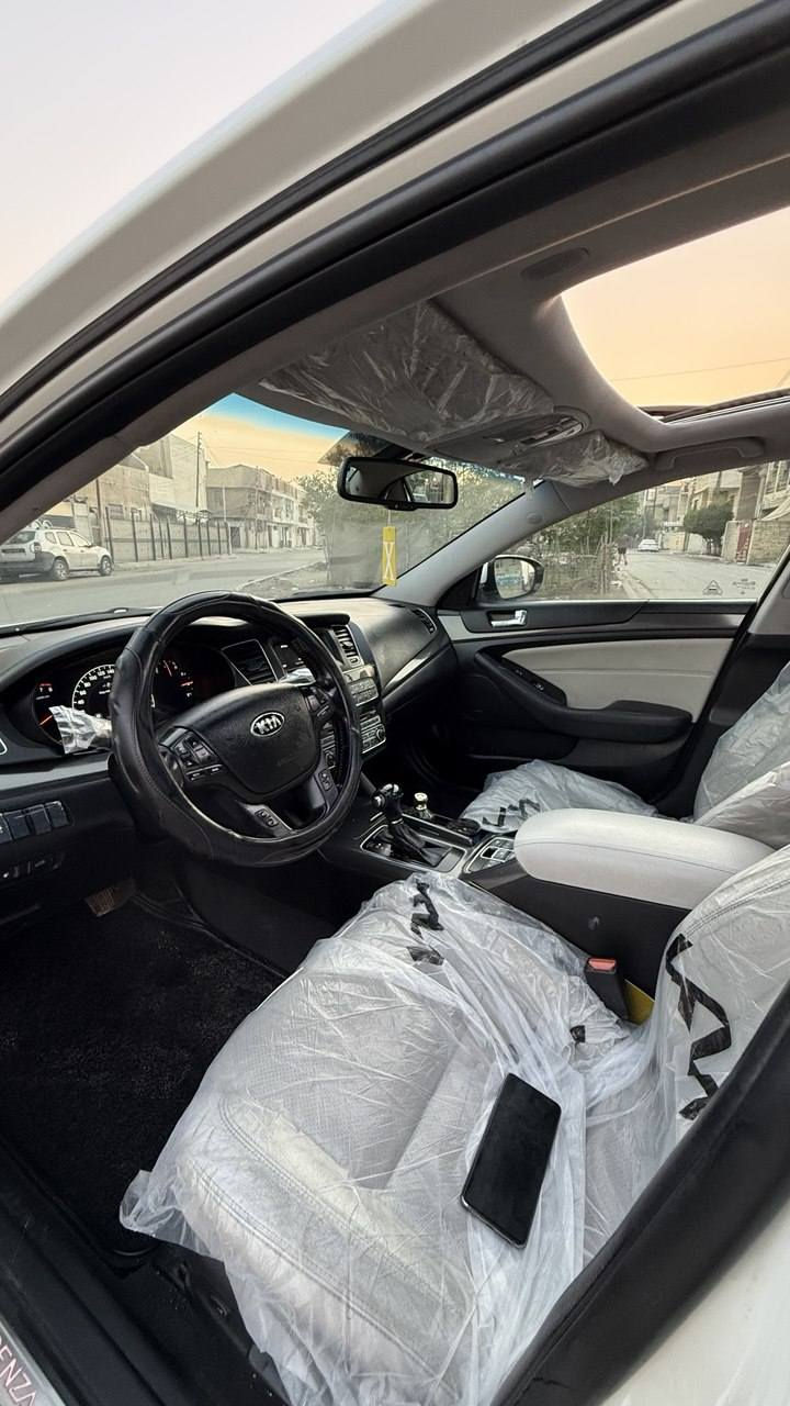 السلام عليكم💜 رجاء رجاء اقره التفاصيل وشوف الصور قبل لا تخابر كلشي ذاكر 
للبيع...
كيا كادينزا خليجي  
الموديل: 2015 رقم اربيل الدولي الجديد شوكت متريد تحول مكينه كير مكفولات مكينه السياره مكفوله على البلاد جديده لوك وكلش ناعمه وترايها زيرو وصاروخ🚀
ماشيه 168km حقيقي دك جرس120 ترايها مال 2018
السيارة فول ١/١ VIP داخل ابيض ملكي
المواصفات✅ اوتو هولد 
-بانوراما ✅سايد بريك بصمه ✅الكشن مال سايق تجوه رجل تتحكم بيها من يمك
-تشغيل بصمة مع بصمة الابواب الامامية
-نظام ترحيب
-انارة بالمرايات والابواب الامامية
-كاميرا وحساسات خلفية
-حساس ماسحات
-بردة خلفية متحركة
-كشنات كهربائية جلد تدفئة وتبريد
-كشنات خزن ميموري 
-لوحة تحكم بالكشن الخلفي
-لد امامي وخلفي
-تحكم كامل بالستيرن كهربائي
-شفتات ستيرن رياضي بلادي
-نظام ترحيب 
-نظام صوتي infinty 12 سماعه
-مري شفط مع الاشاير
-ويل حجم ١٩
-مرايات قلاب ويه R
وباقي مواصفات الكادينزا معروفه السياره ادامه كامله لمنضومه البانزين وصدر جديد منفوض نفض وتايرات جدد وباتري جديد 
السياره بيها فقط صبغ ب هلال الجاملغ الخلفي واقل الربع من الباب الخلفيه انصبغن اثر شخط شرط بدون دكه جاكوج فقط الباقي مكفول كفاله عامه 
وسياره ربع ما تصرف عليه السعر 157 💰 وبيها مجال بسيط للشراي اتصل وتدلل ☎️للاتصال *********** 📞واخوان رجاءأ لحد يكسر بحلال العالم السياره جديده وكلشي موجود ب السوك عجبتك تجي تاخذها وتروح بلاش ماعجبتك اعبر المنشور او اترك كلمه طيبه 💜
