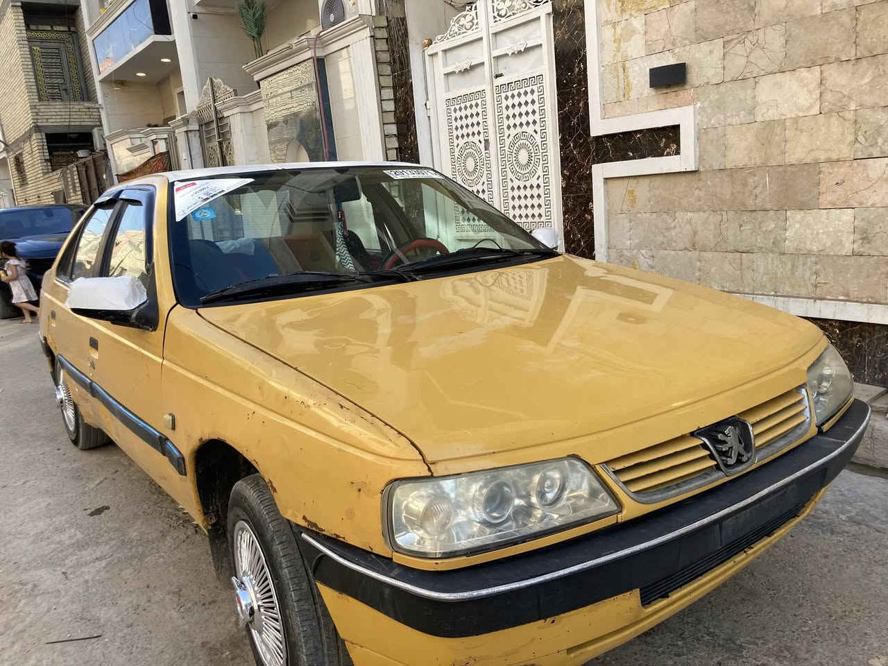 السلام عليكم بيجو نضيفه السياره سياره كير مكينه تبريد خير من الله والسعر 28وبيهة مجال اتصل ***********
