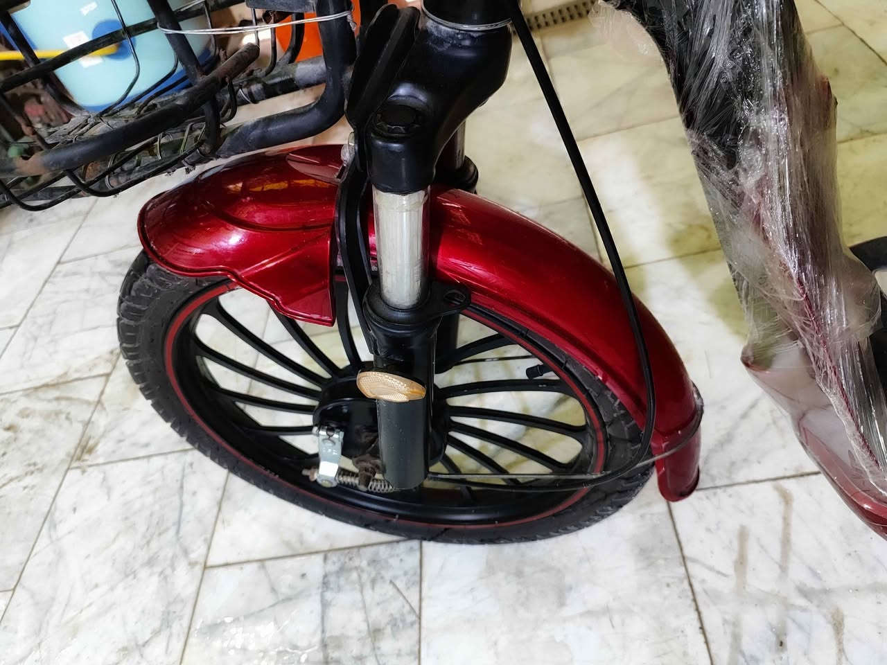 دراجة شحن كربائية

🚲 النوع: ريان حجم 20
🎨 اللون: أحمر 
🔋 بطاريات نظيفات وجدد مع شاحنة مالتها
💡 لايت عالي وناصي اشاير كله شغال 
🧺 سلة أمامية
👌 بيها بلوتوث 
✅ نظام 4 سرع بسرعه 99 
📍 الدراجة نظيفة وجاهزة للاستخدام  
  
السعر خاص💫🔥
مكاني نجف ❤ 
للاستفسار اكثر الاتصال بالرقم
*********** النجف, العراق
