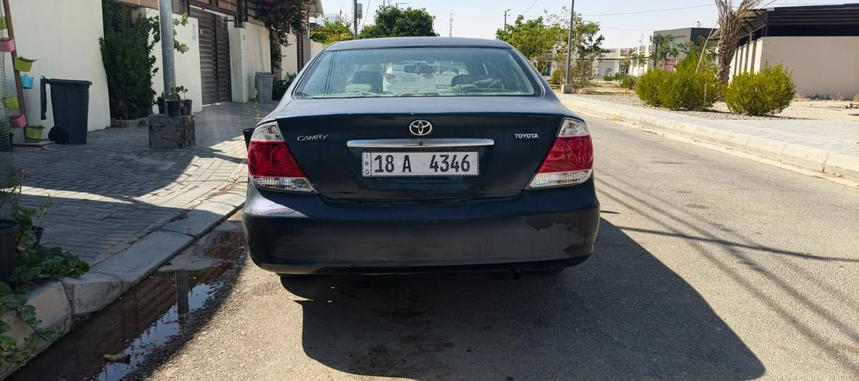 <مكلف بالنشر>
‏ السلام عليكم. 
‏كامري ٢٠٠٤ وارد امريكي ضربتها جنطة  ، وبالعراق انضربت باب الخلفي والجاملغات ثنينهن جهة السايق كما موضح بالصورة( ابيعلك مصبوغ عام ما عدا القمارة )  تبريد كامل بس اذا واكف وتشغل تضل ترتر المكينة وتفصل بس اذا تمشي وتشغل كلشي ما بي مكينة بيها خيط بخار  والكير نمرة ثانية كبل ماكو اولى. 
‏السيارة بسمي سنوية تنتهي  ٢٠٣١ . 
‏رقمها بابل  انكليزي مميز.  
‏السعر : ( 59 ) ورقة وبيها مجال بعد المعاينة. 
‏مكان السيارة النجف  شارع المجمعات  . 
‏
‏رقم صاحب السيارة ابو جعفر الاسدي 
‏‪***********‬   
‏
