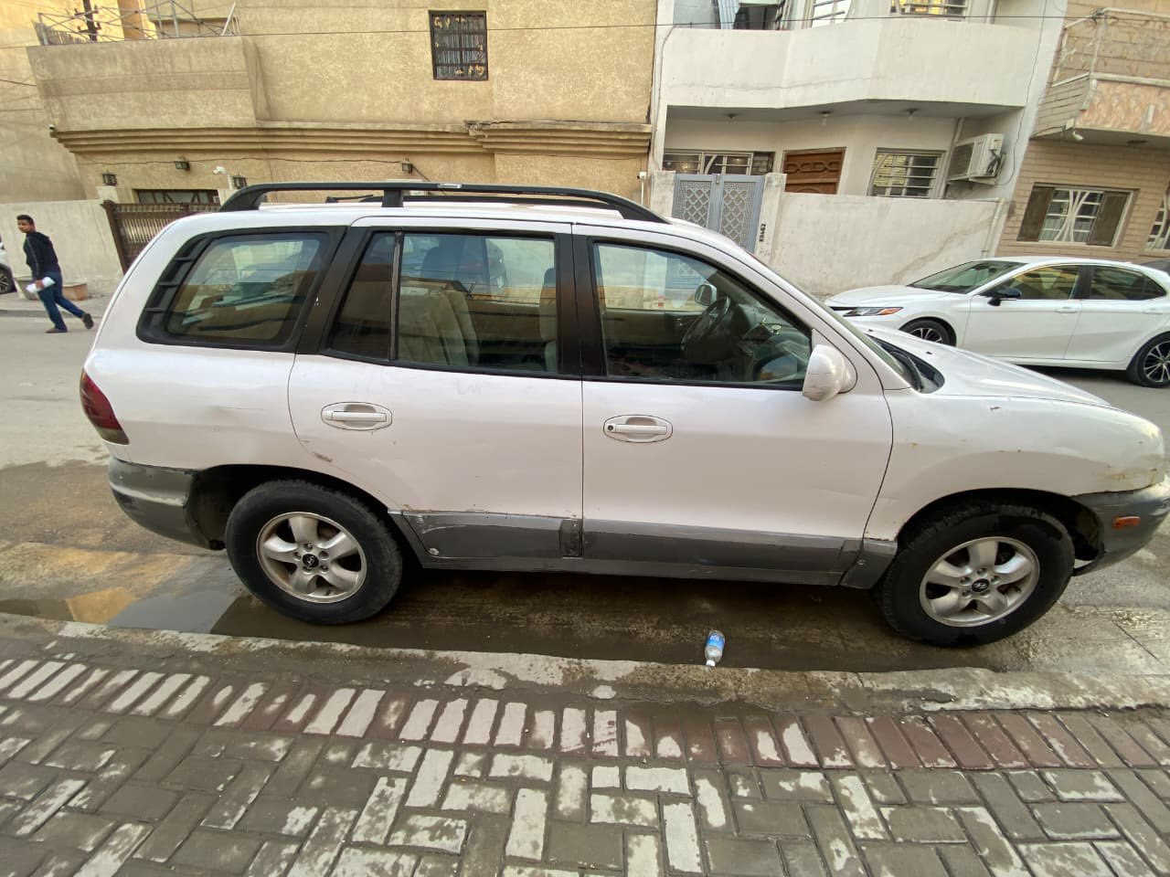 سلام عليكم هونداي سنتافيا 2006
وارد امريكي حادثها من امريكا جاملغ امامي جهة السايق مكينة 2700   6 سلندر  
تو ويل  امامي 
ماشية 98 الف ميل 
جام كهرباء 
شاشة بلوتوث 
صدر امامي جديد تخم تاير جديد
محرك السيارة بي تبخير  والكومبريسر  عطلان
رقم بغداد دولي جديد سنوية جديدة
مكانها بغداد الكرادة 
***********
