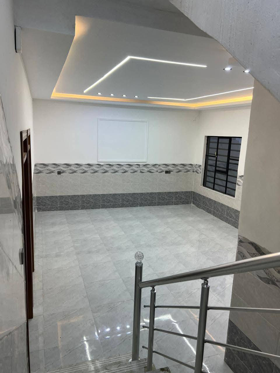 #عروض_مكتب_الدار_للعقار

دار للبيع

حي الملايين الثانية

 تقطيع الملك 

المساحة 180 م واجهة 9 م

 ط1)) غرفتين نوم واستقبال وصاله ومطبخ وصحيات

ط2)) 4 غرف نوم وصاله وصحيات 

خدمات كامله ماء كهرباء تبليط

سند زراعي قرار 25 ومستلم وصل بلدية 

للاستفسار أكثر اتصل على الأرقام او 

 مراجعة مكتب الدار الكائن في بناء الجاهز مقابل الكمرك 

***********

***********

***********
