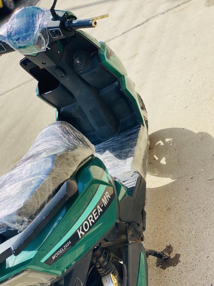 السلام عليكم شباب مااطور شحن سكنس لبيع 6 بطاريات  الماطور جديد البطاريات نص عمر بس البطاريات تمشيك من هين 5 اشهر او اكثر هيج بيه ابلتوث وبيه اسويجين وكرتين مل تشغيل على شاشه السعر 550 وبيه مجال لشراي (***********)
