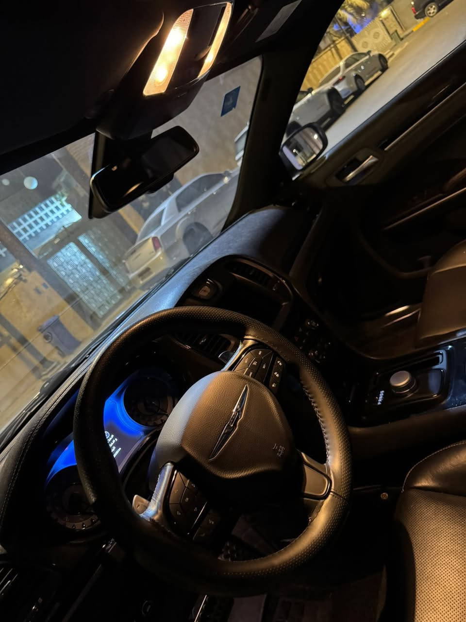 السلام عليكم…
كرايسلر اوباما ٢٠٢٢ خليجي فوول للاخير رادار امامي برده خلفية حساس امامي خلفي فول للأخير مكفولة كفالة عامة رقم بصرة 
السعر :- ٣٧٠ ورقة 
للأستفسار :- ***********
