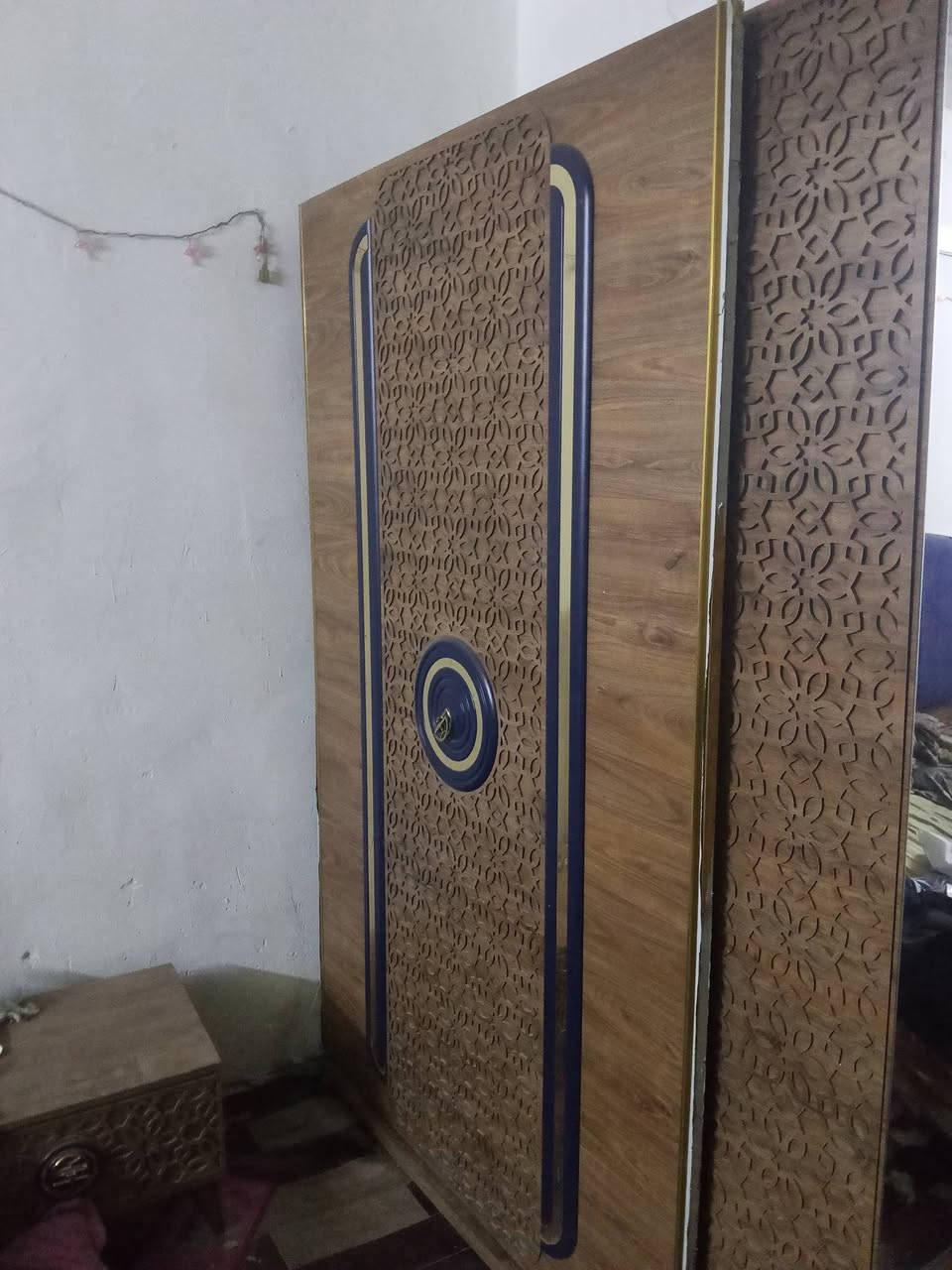 السلام عليكم 
غرفه تركيه للبيع
خشب الثقيل مو خفيف هذا الي يتفكك بس تلوحه مي
كلش نضيفه انضف من التصوير
ناقصها بس جربايه 
رايدها ب 650 وبيها مجال
سعرها اخو البلاش
مكاني بل شعب 
رقمي ***********

