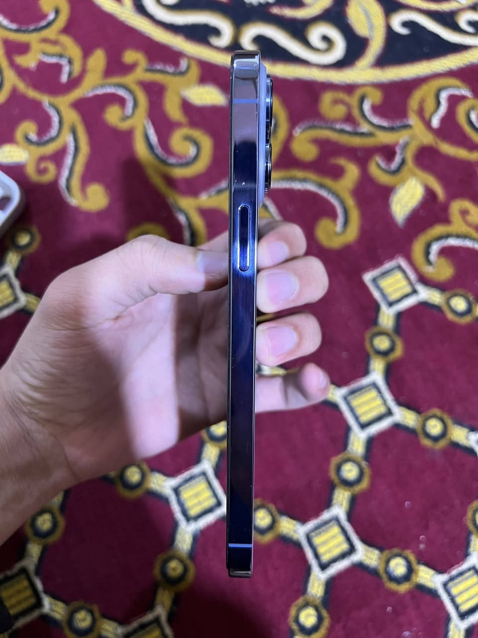 السلام عليكم ايفون13برو ماكس لي بيع جهاز بعده جديد شرق اوسط مبدل بطاريه فقط جهاز مكفول بعده جديد سعر800الف بي مجال لي طيبين رقمي ***********
