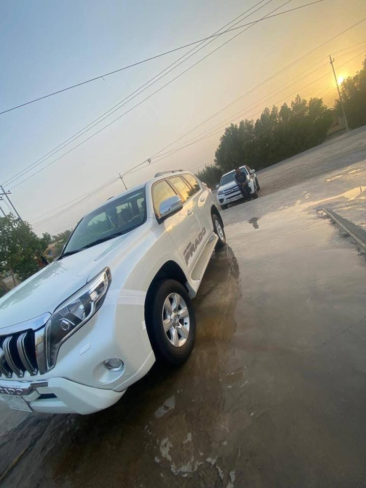 لاندكروزر برادو  VX 2014 ( 6 سلندر )
السيارة ماشيه 120الف  فول مواصفات 

المواصفات 
فتحة سقف
حساس امامي خلفي 
كامرة خلفيه 
لد نهاري
ثلاجة 
تبريد ثلاث قطع 
تبريد كشنات 
مانع انزلاق 
شاشة بلادي 
دشبول لكزز
داخل بيجي 
بصمة ابواب 
بصمة تشغيل
سماعات اربع جهات كلشي شغال بيها
سيارة عليها ادامه من شركة تويوتا اليابانية
رقم صاحب سياره ***********
