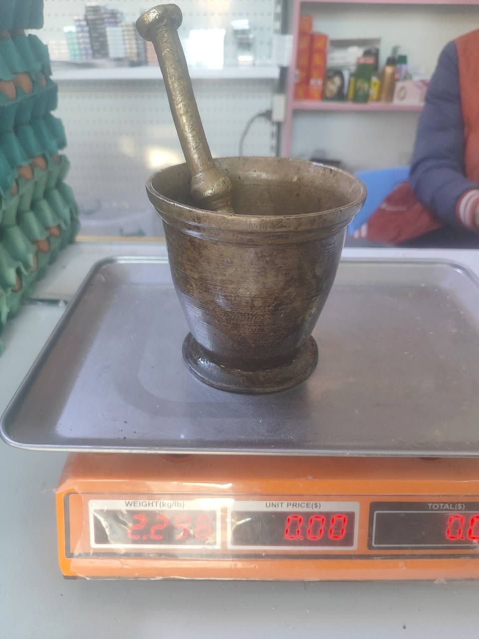 هاون ثقيل للبيع وزنه كيلوين و 296 وارتفاعه12سنتيم
*********** النجف، توصيل موجود لجميع المحافظات
