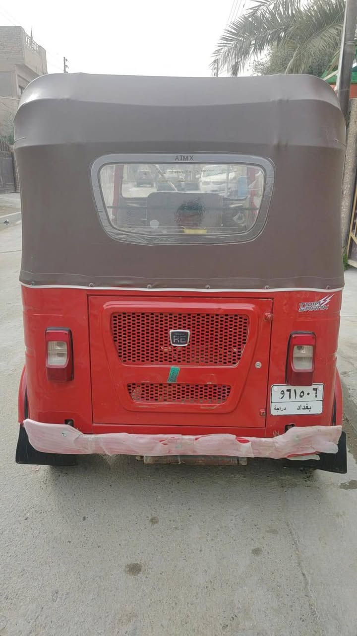 السلام عليكم شباب تكتك للبيع مديل ٢٢ شهر ١١ مرقم مكفوله من كلشي  كشر بي شخوط بسيطه ورصعه وحده مكينه مكفوله دوسات نضيفه مامعمره تجي تكلب وتأخذ مكان بغداد الدوره واتساب ***********
