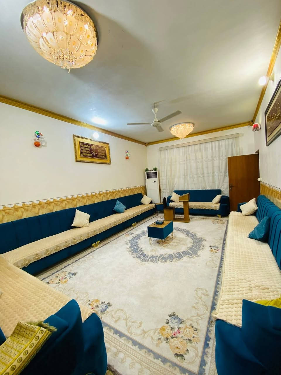 بيت للبيع … 200 متر طابقين طابو ملك صرف عنوان ،حي المجتبى قرب المستوصف يحتوي على ..
غرف نوم ..6

صحيات .. 3

مناور .. 2

صاله 

استقبال كبيره

طارمه  كبيره

مطبخ 

للأستفسار .. ***********

او تفضل خاص
