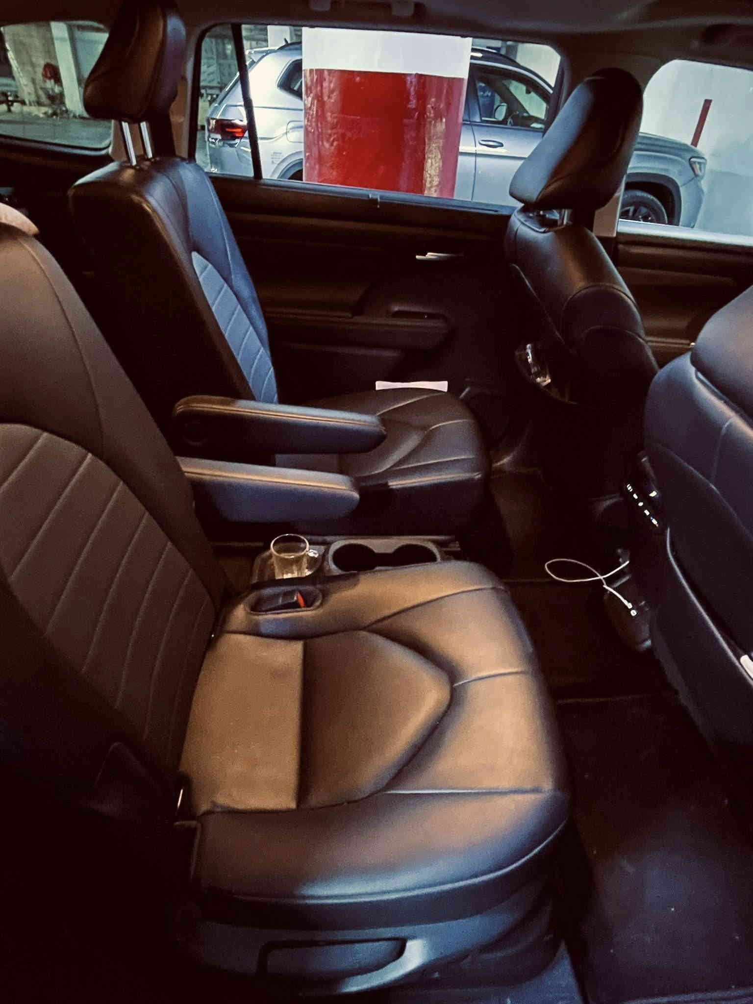 السلام عليكم 
تويوتا هايلاندر  XLE Hybrid 2023
واردي امريكي حادثها خفيف  قطعه وحده فقط بداية البنيد    ايرباك ستيرن وراجع سستم
مواصفات xle 
1-كشنات جلد + كهربائيه
2-كشنات خلفيه منفصل vip
3-سبعة راكب 
4-تبريد 3 قطع   منفصل امامي خلفي  مع تحكم خلفي  منفصل
5- سلايدروف  (فتحه) 
6-ستيرن فول تحكمات من الجهتين  كروس سرعه محافظه ع المسار قياده شبه ذاتيه 
7- نقطة عمياء 
8- رقم بغداد الجديد 
9-كشنات اماميه تادفئه  + مري جانبي تادفئه
10-بردات  بالبيبان الخلفيه 
11-ماشيه mi28.500
12-رقم الشاصي
5TDKARAH2PS528158

رقم تليفون 
*********** 
بي واتس اب 

العنوان المنصور 

السعر 32 الف
