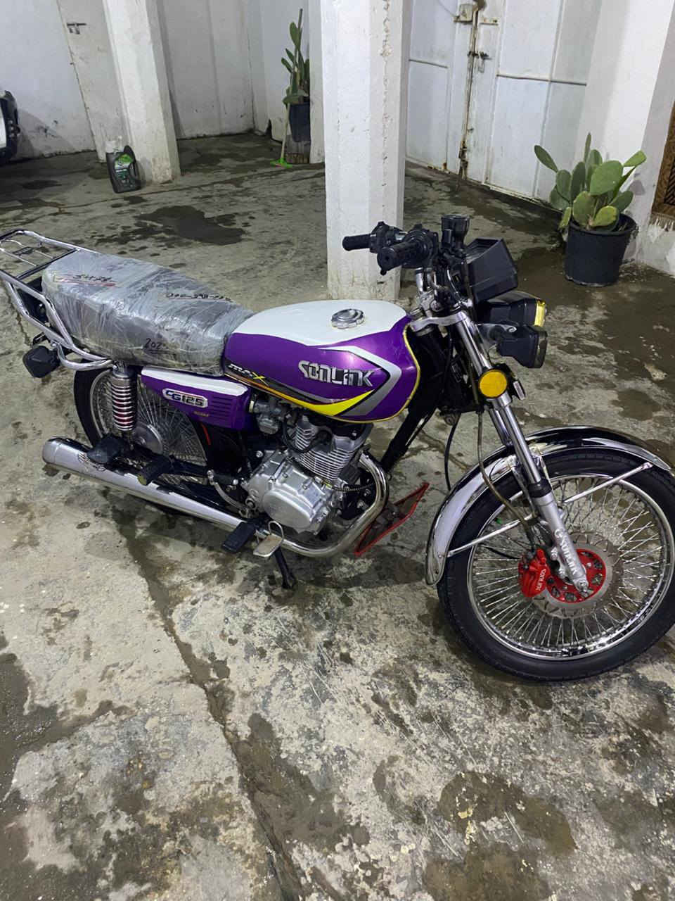 السلام عليكم دراجه ايراني للبيع مديل
2023 /اربعه كير (اوراق /وبيهة الوصل مال كمركك كبل للترقيم) مكينه مامفتوحه كهربائيات كلهة شغاله دراجه جديده مكان بغداد جسر ديالى الجديد/  الرقم الهاتف ***********
