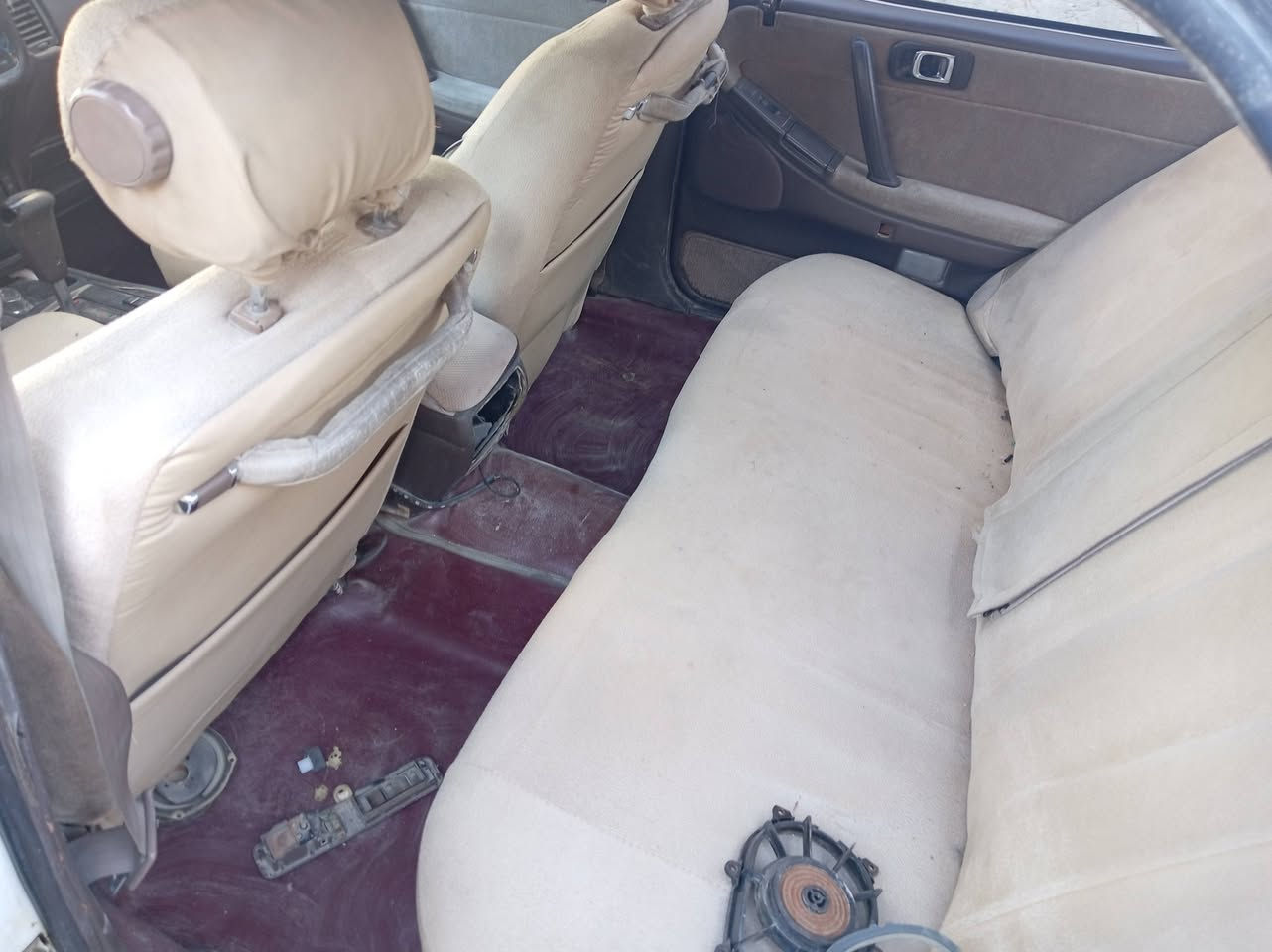 سلام عليكم للبيع هارتوب فنصه مديل ٩٠ اصل السياره جاهزه تبريد شغال تخم تاير جديد حداديه خير من الله كير مكينه ٢٥٠٠ فيشه وبطل سي ٩ رقم بغداد اسمي امداور ثاني يوم سنويه لل ٢٧ السياره مكفوله من الكص ونقل جثه و الاصوليات مشروع وطني سعر ٥٠ وبيه مجال اللشراي مكان نجف حي العسكري الاتصال ***********
